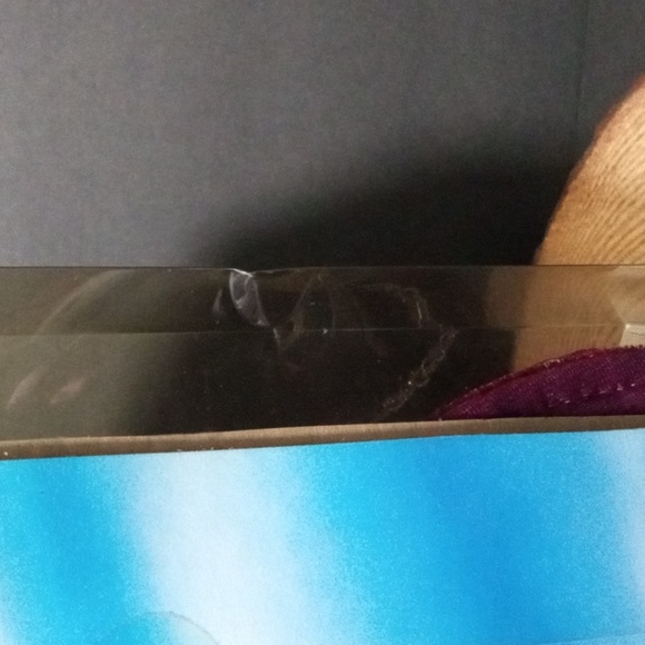 Holiday Barbie 1996 - Picture 7 of 10